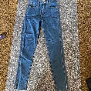 Levi’s highwaisted skinny jeans
